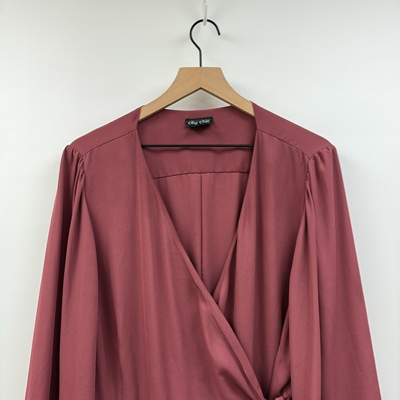 City Chic Shibara Vibes Surplice V-Neck Wrap Crepe Tunic Blouse Mauve Purple 20 - Picture 4 of 10
